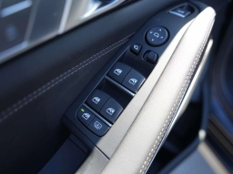 BMW X7 xDrive40i Sports Activity Vehicle 2026