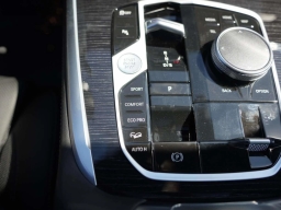 BMW X7 xDrive40i Sports Activity Vehicle 2026