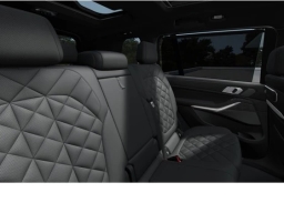 BMW X7 xDrive40i Sports Activity Vehicle 2026