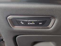 BMW X7 xDrive40i Sports Activity Vehicle 2026