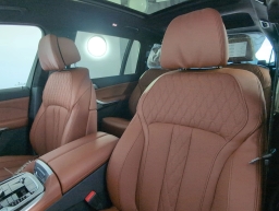 BMW X7 xDrive40i Sports Activity Vehicle 2026