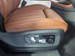 BMW X7 xDrive40i Sports Activity Vehicle 2026