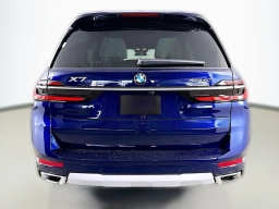 BMW X7 xDrive40i Sports Activity Vehicle 2026
