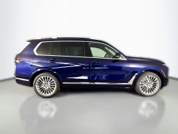BMW X7 xDrive40i Sports Activity Vehicle 2026
