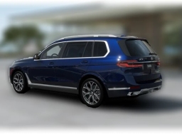 BMW X7 xDrive40i Sports Activity Vehicle 2026