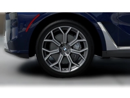 BMW X7 xDrive40i Sports Activity Vehicle 2026