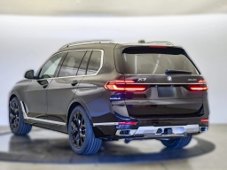 BMW X7 xDrive40i Sports Activity Vehicle 2026