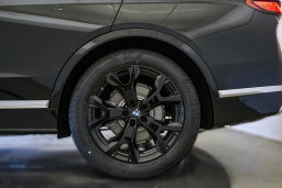 BMW X7 xDrive40i Sports Activity Vehicle 2026