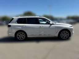 BMW X7 xDrive40i Sports Activity Vehicle 2026