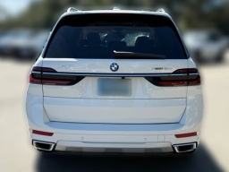 BMW X7 xDrive40i Sports Activity Vehicle 2026