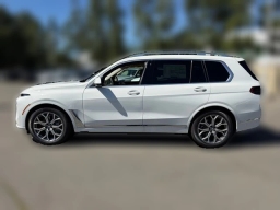 BMW X7 xDrive40i Sports Activity Vehicle 2026