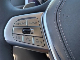 BMW X7 xDrive40i Sports Activity Vehicle 2026