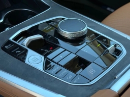 BMW X7 xDrive40i Sports Activity Vehicle 2026