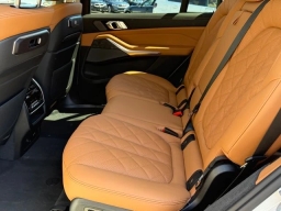 BMW X7 xDrive40i Sports Activity Vehicle 2026