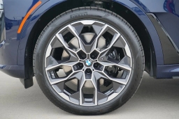 BMW X7 xDrive40i Sports Activity Vehicle 2026