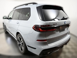 BMW X7 xDrive40i Sports Activity Vehicle 2026