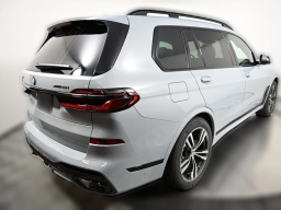 BMW X7 xDrive40i Sports Activity Vehicle 2026