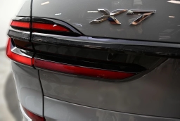 BMW X7 xDrive40i Sports Activity Vehicle 2026