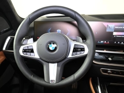 BMW X7 xDrive40i Sports Activity Vehicle 2026