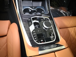 BMW X7 xDrive40i Sports Activity Vehicle 2026