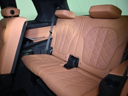 BMW X7 xDrive40i Sports Activity Vehicle 2026