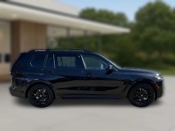 BMW X7 xDrive40i Sports Activity Vehicle 2026