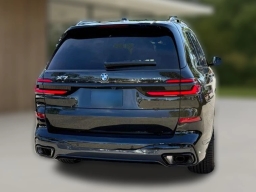 BMW X7 xDrive40i Sports Activity Vehicle 2026