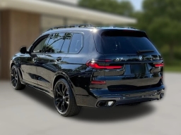 BMW X7 xDrive40i Sports Activity Vehicle 2026