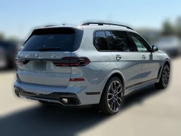 BMW X7 xDrive40i Sports Activity Vehicle 2026