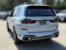 BMW X7 xDrive40i Sports Activity Vehicle 2026