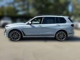 BMW X7 xDrive40i Sports Activity Vehicle 2026