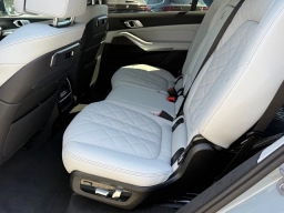 BMW X7 xDrive40i Sports Activity Vehicle 2026