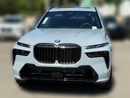 BMW X7 xDrive40i Sports Activity Vehicle 2026