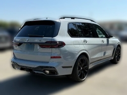 BMW X7 xDrive40i Sports Activity Vehicle 2026