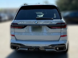 BMW X7 xDrive40i Sports Activity Vehicle 2026