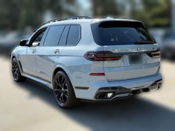BMW X7 xDrive40i Sports Activity Vehicle 2026