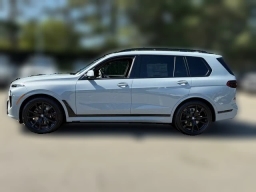 BMW X7 xDrive40i Sports Activity Vehicle 2026