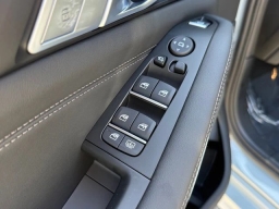 BMW X7 xDrive40i Sports Activity Vehicle 2026