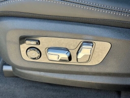 BMW X7 xDrive40i Sports Activity Vehicle 2026