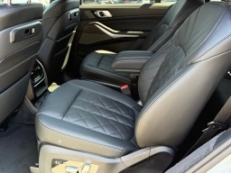 BMW X7 xDrive40i Sports Activity Vehicle 2026