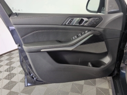 BMW X7 xDrive40i Sports Activity Vehicle 2026