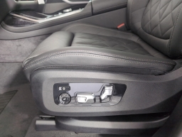 BMW X7 xDrive40i Sports Activity Vehicle 2026