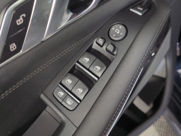 BMW X7 xDrive40i Sports Activity Vehicle 2026