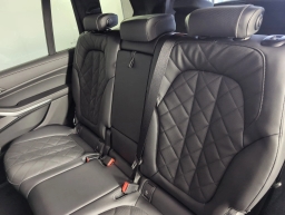 BMW X7 xDrive40i Sports Activity Vehicle 2026