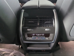 BMW X7 xDrive40i Sports Activity Vehicle 2026