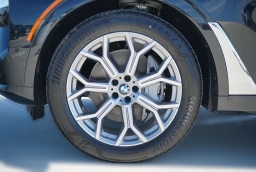 BMW X7 xDrive40i Sports Activity Vehicle 2026