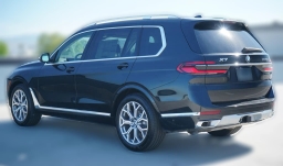 BMW X7 xDrive40i Sports Activity Vehicle 2026