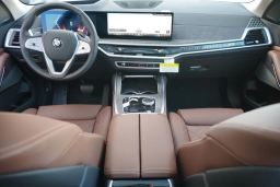 BMW X7 xDrive40i Sports Activity Vehicle 2026