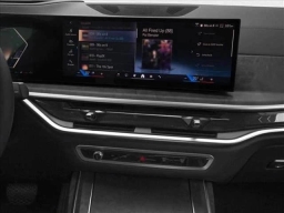 BMW X7 xDrive40i Sports Activity Vehicle 2026