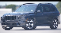 BMW X7 xDrive40i Sports Activity Vehicle 2026